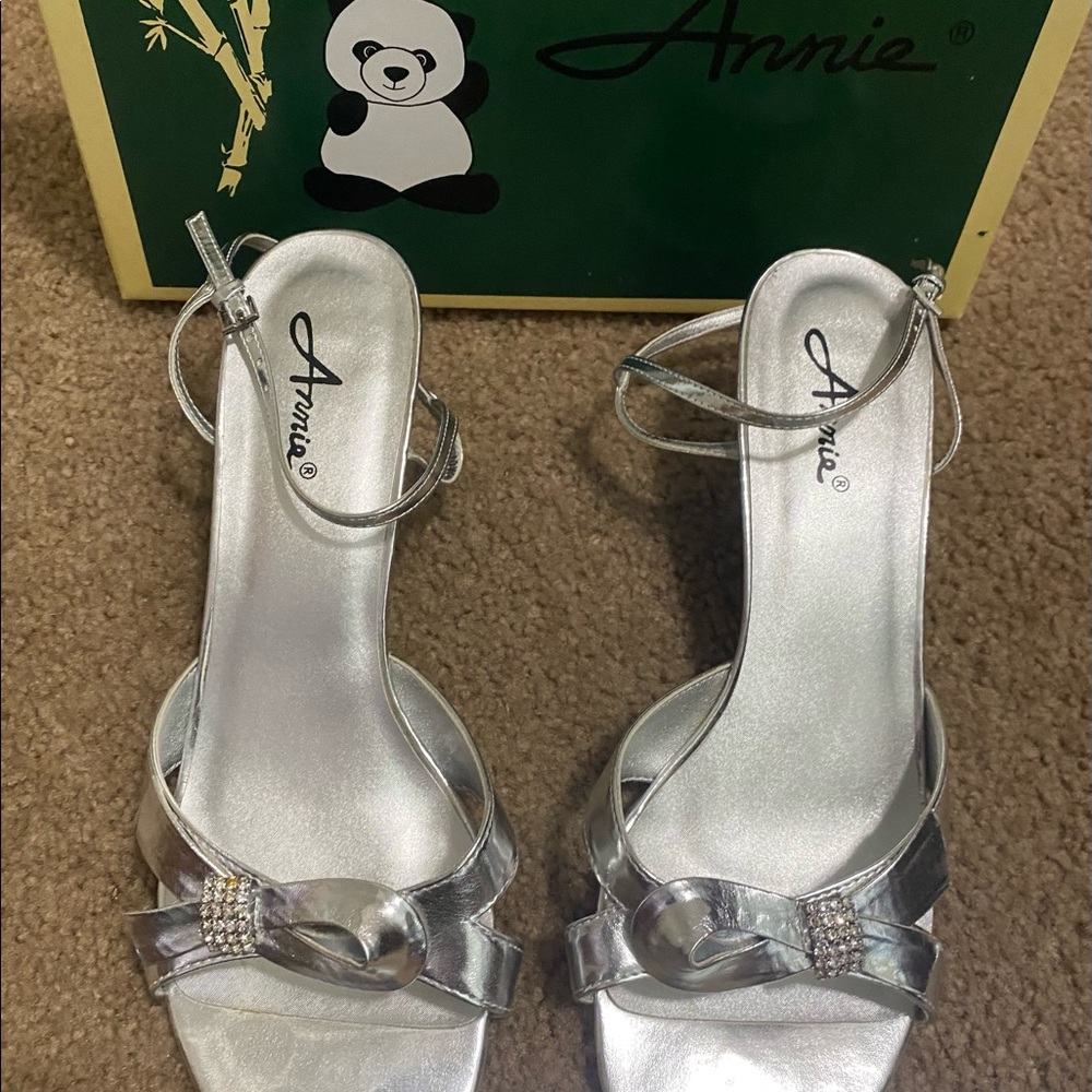 Size 10W elegant silver dressy, low-heeled sandals. *Purse listed separately